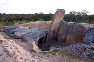 B_DOLMEN_DE_LACARA_01